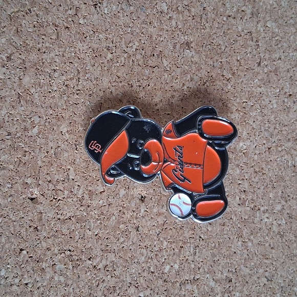 🇺🇲 San Francisco Giants Bear Pin - Picture 3 of 3